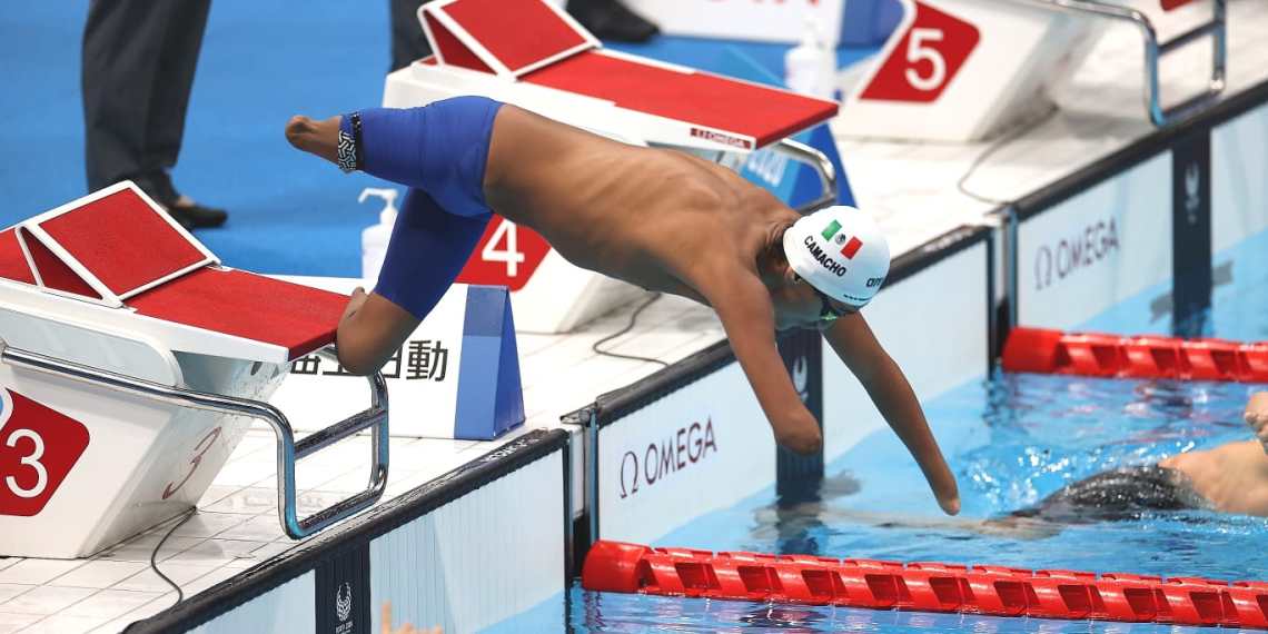 Con tan solo 16 años, el nadador mexicano Ángel Camacho mantuvo una destacada en su debut en los Juegos Paralímpicos.