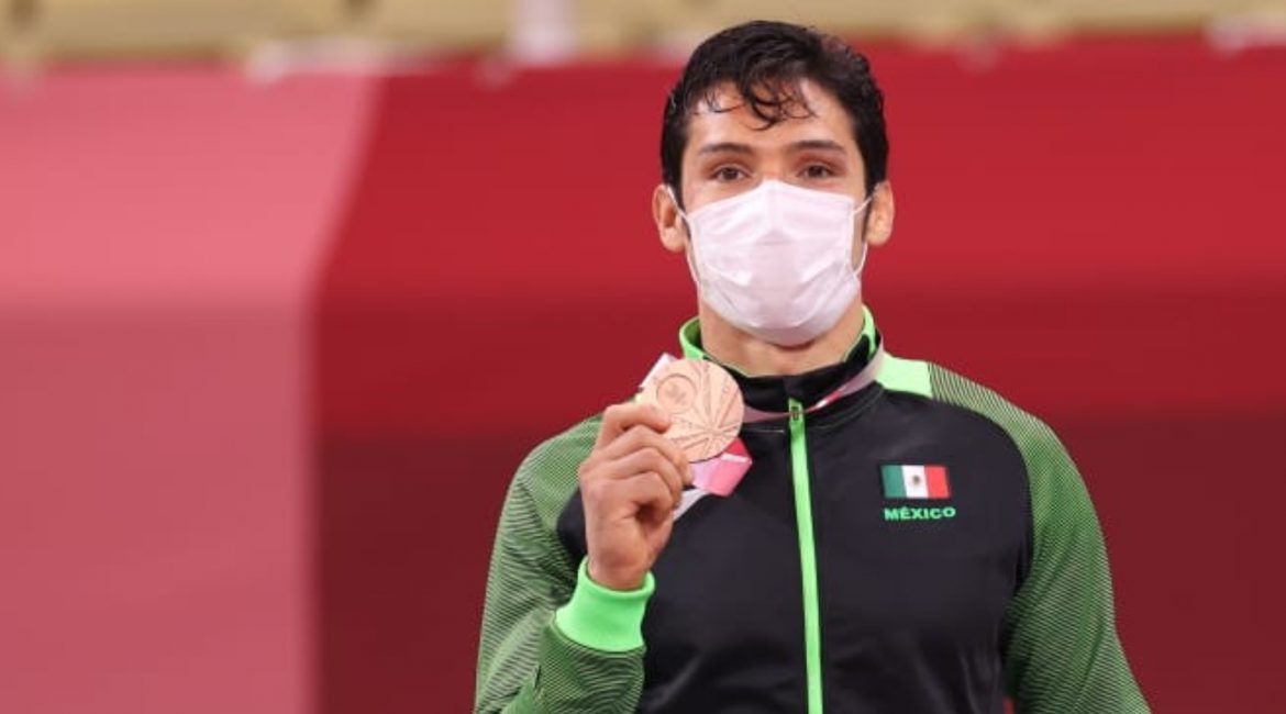 El mexicano Eduardo Ávila consiguió la medalla de Bronce en los Juegos Paralímpicos de Tokio 2020+1.