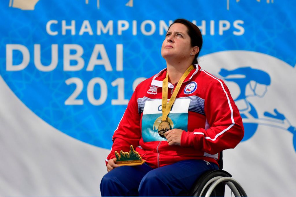 La mexicana Gloria Zarza, ganó en lanzamiento de bala, la primera medalla de plata para México en estos Juegos Paralímpicos de Tokio 2020+1.