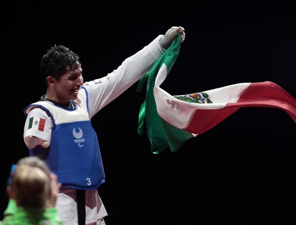 El para atleta Juan Diego García, consiguió la medalla de Oro, en la categoría menos de 75 kilogramos K44 en Parataekwondo, durante los Juegos Paralímpicos de Tokio 2020+1.