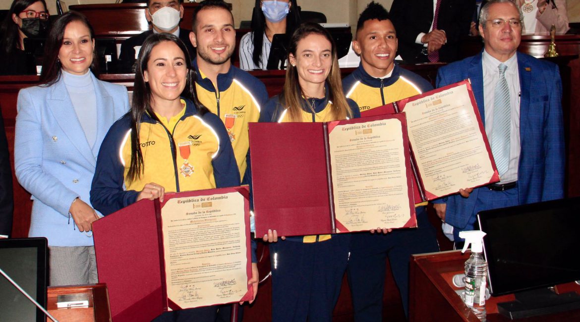 Colombia condecoró a sus 5 medallistas olímpicos de Tokio 2020+1, con la orden del Congreso de la República en grado de Caballero.